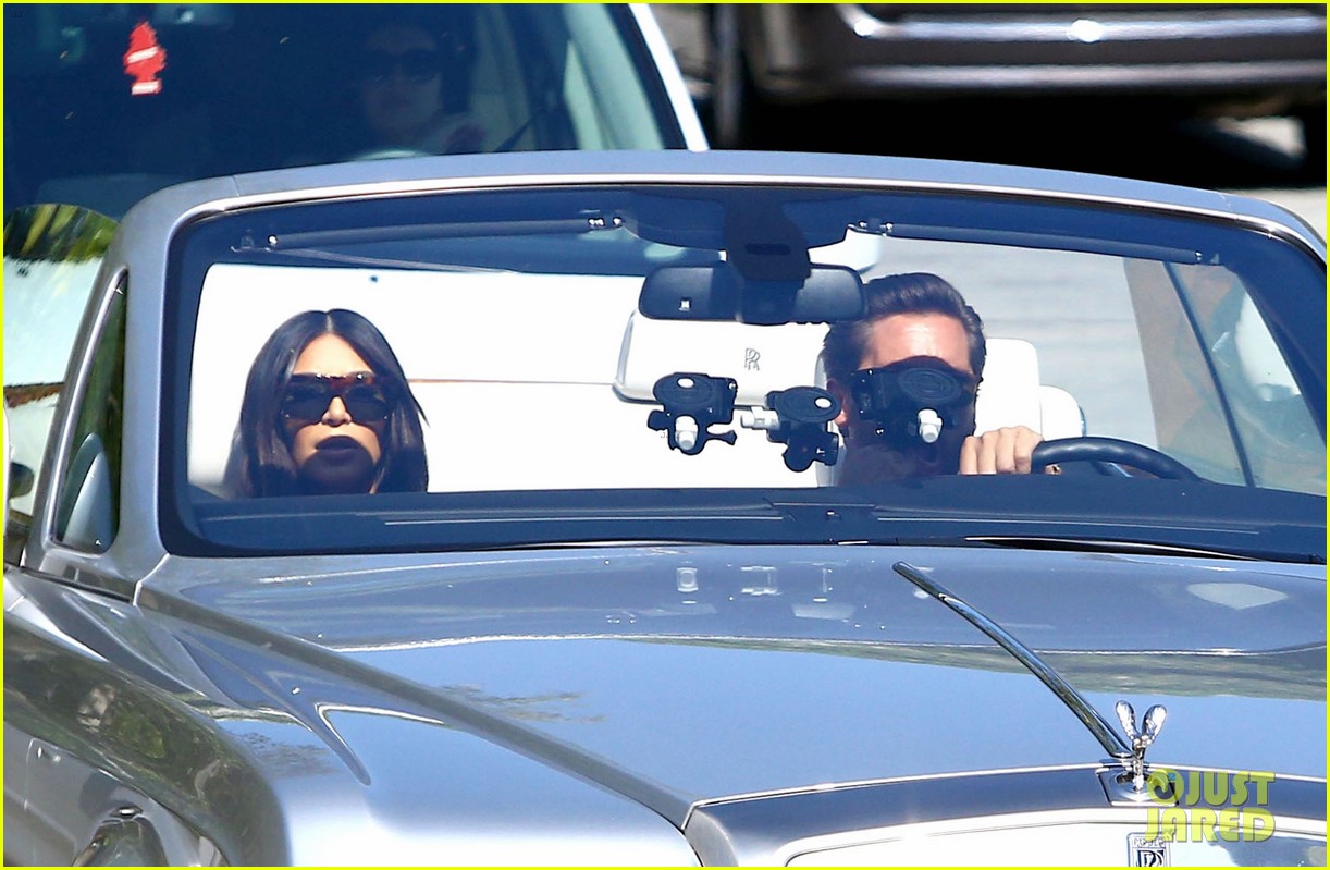 kim kardahsian spends the day with scott disick and kendall jenner 09