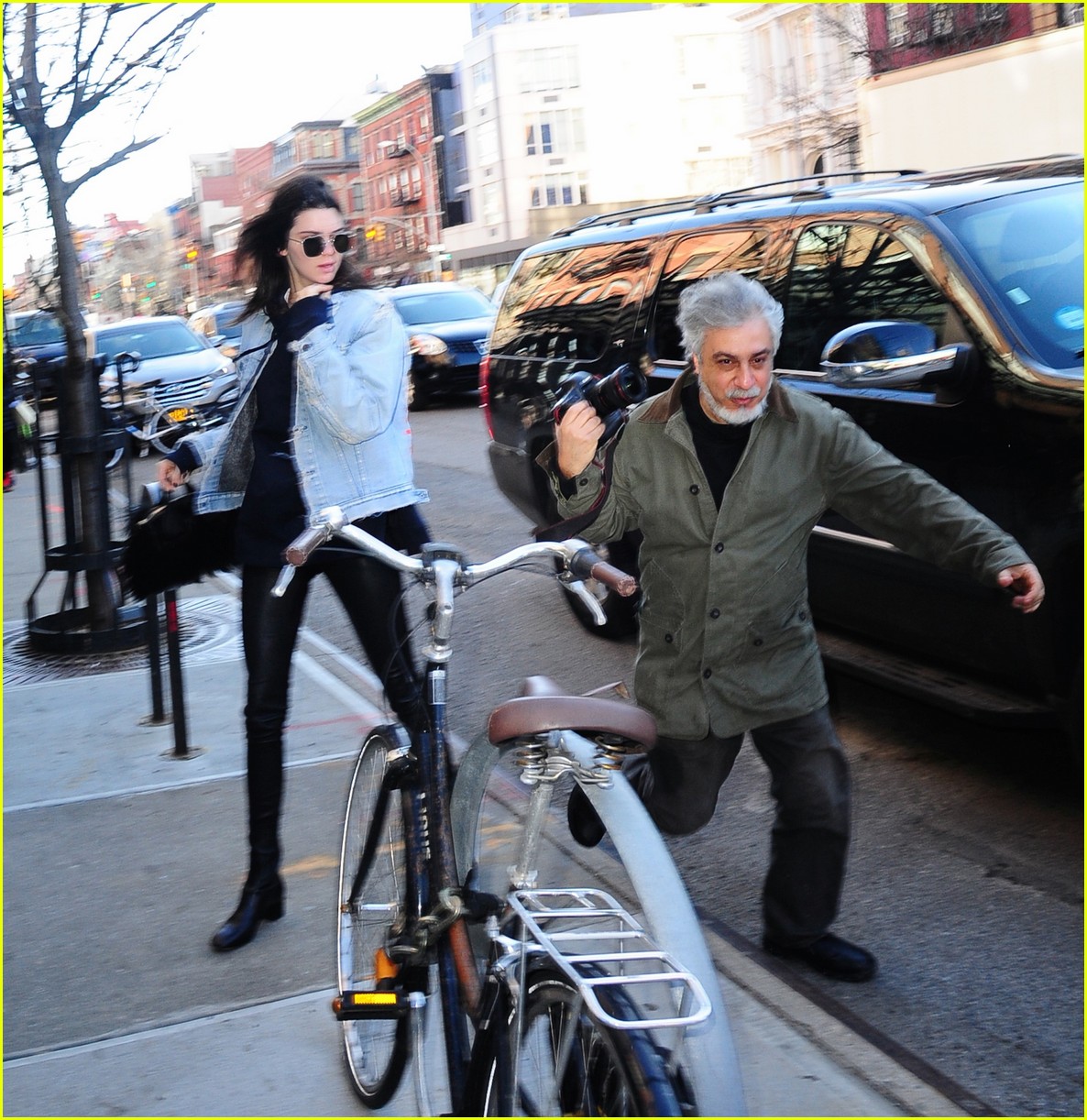 kendall jenner literal parazzi run in 12
