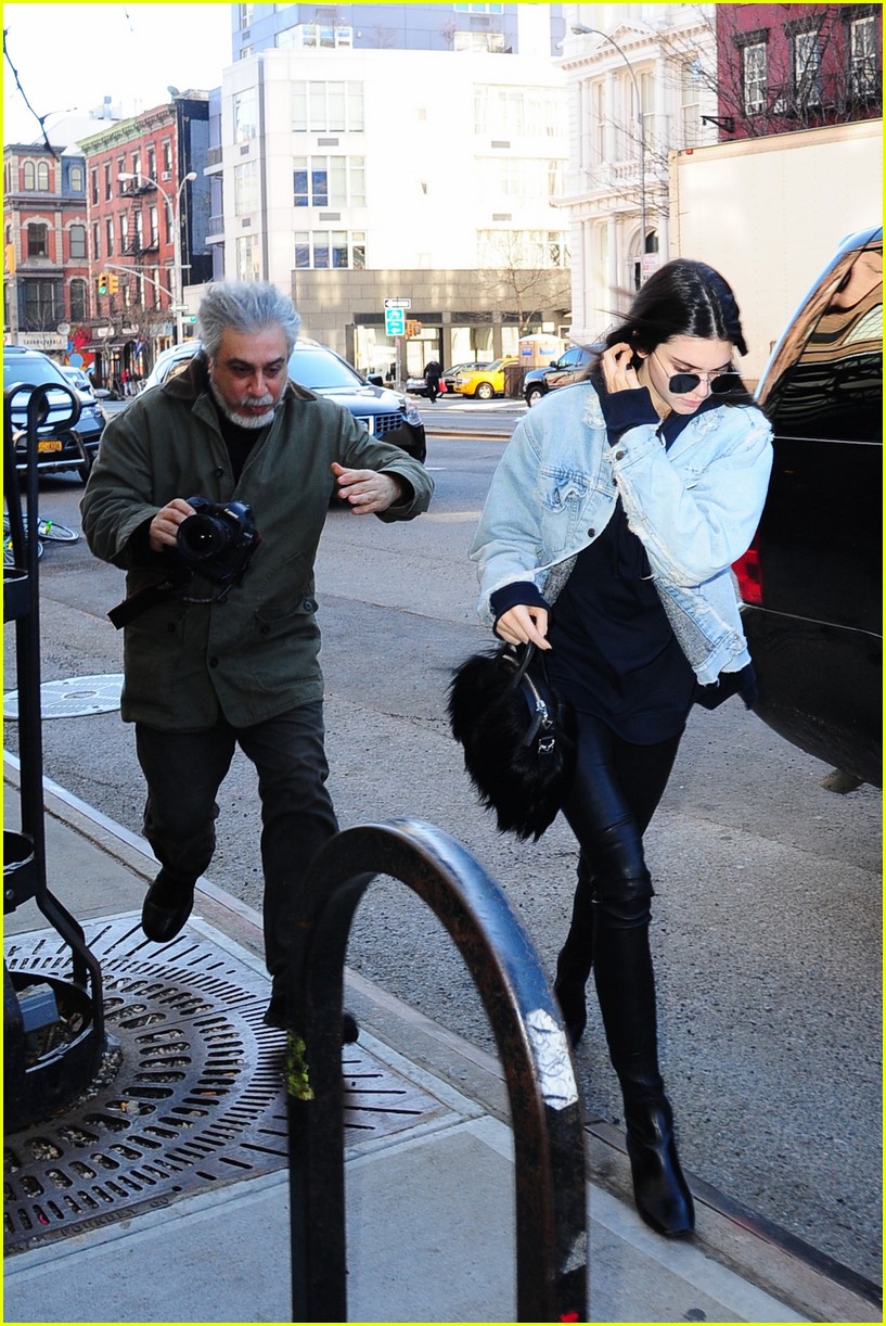 kendall jenner literal parazzi run in 29