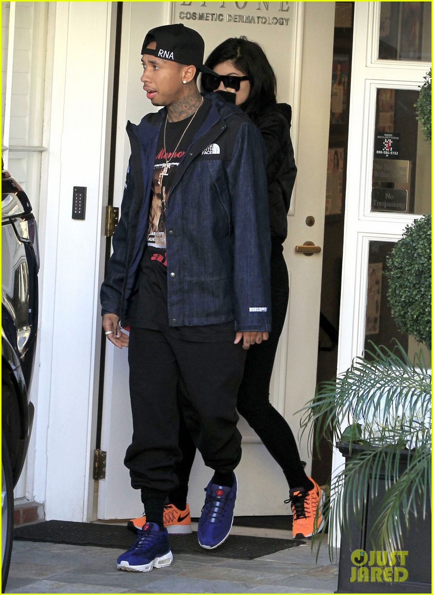 kylie jenner defends her relationship with tyga 03