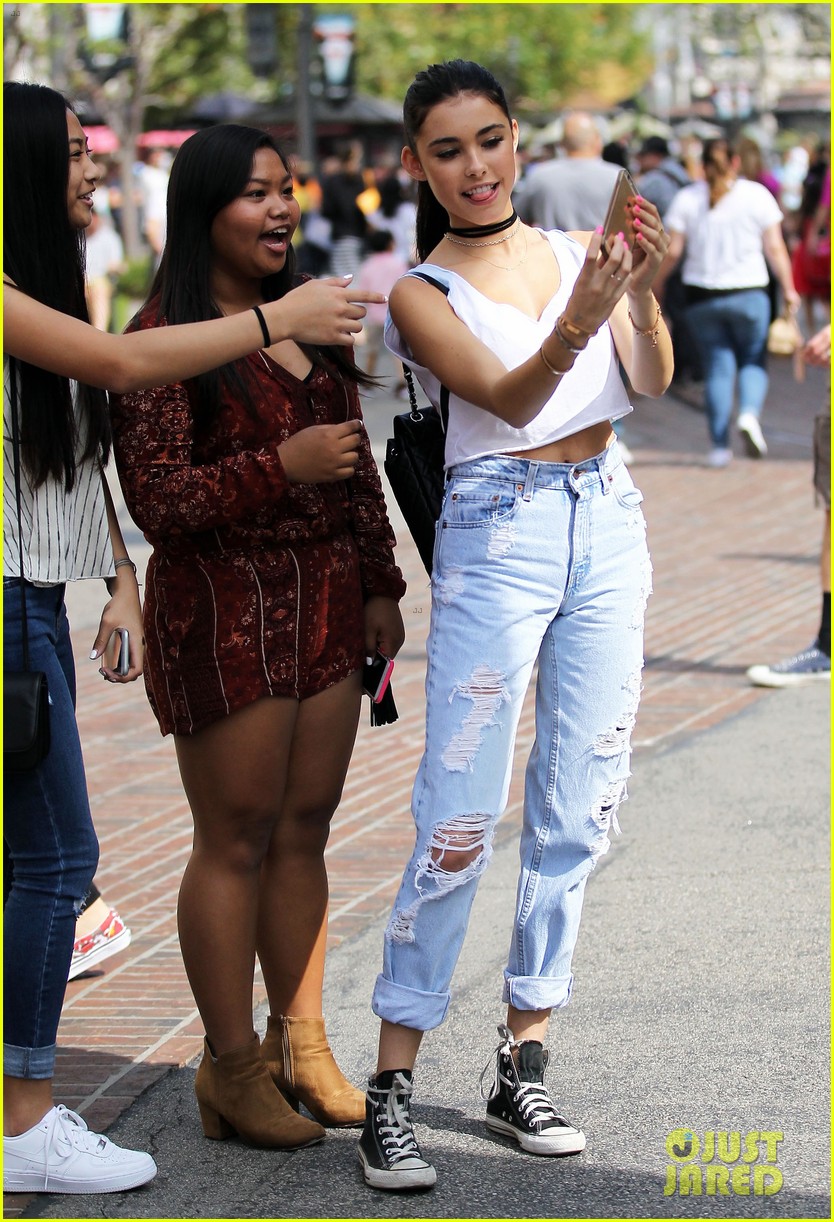 madison beer fans grove shopping 06