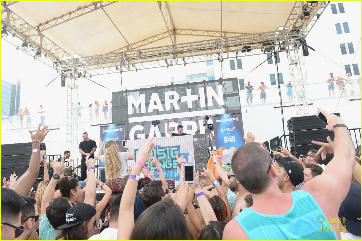 martin garrix music lifts up ultra festival 07