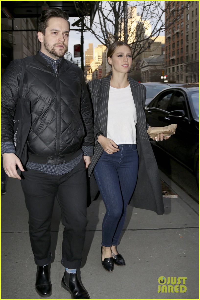 melissa benoist today stop fallon stack cups nyc 12