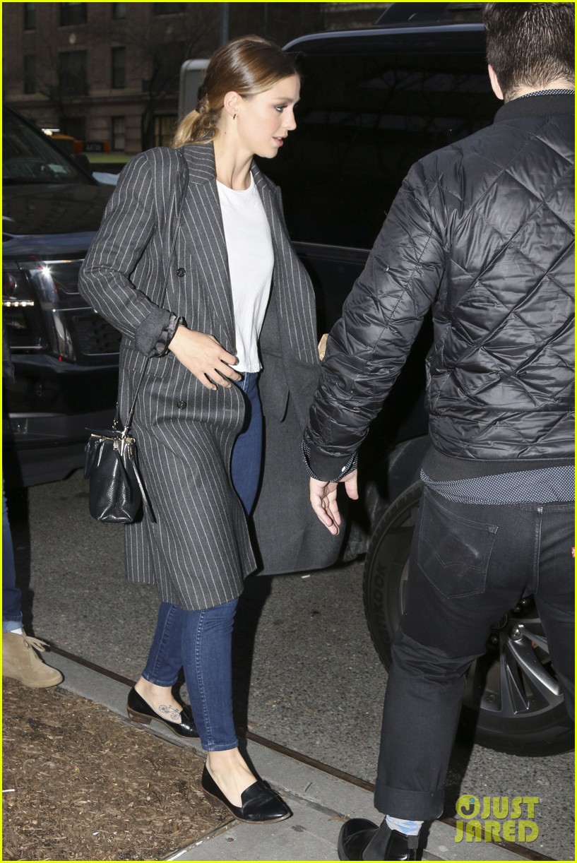 melissa benoist today stop fallon stack cups nyc 15