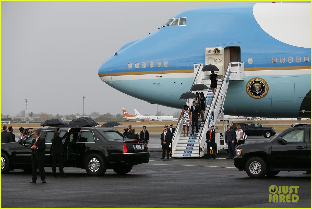 president obama family arrive in cuba 07