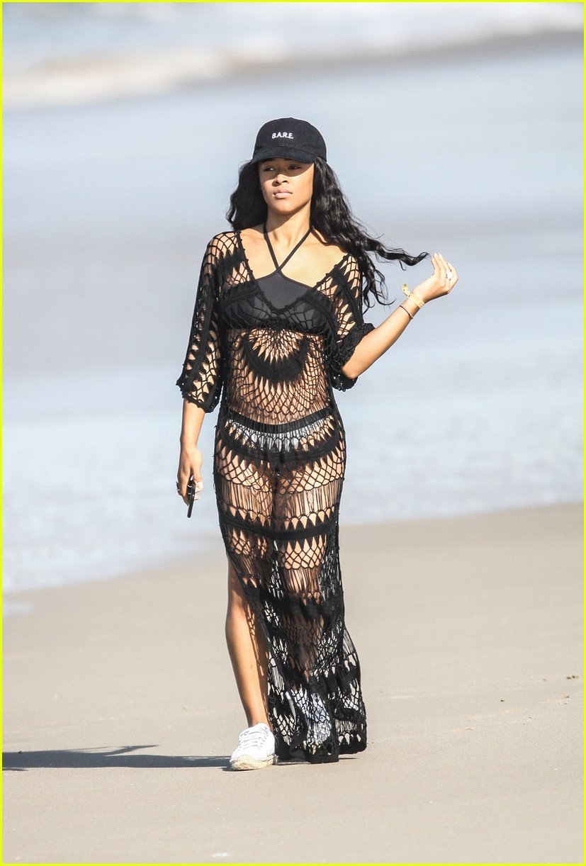 serayah hits beach after return from nyc 03