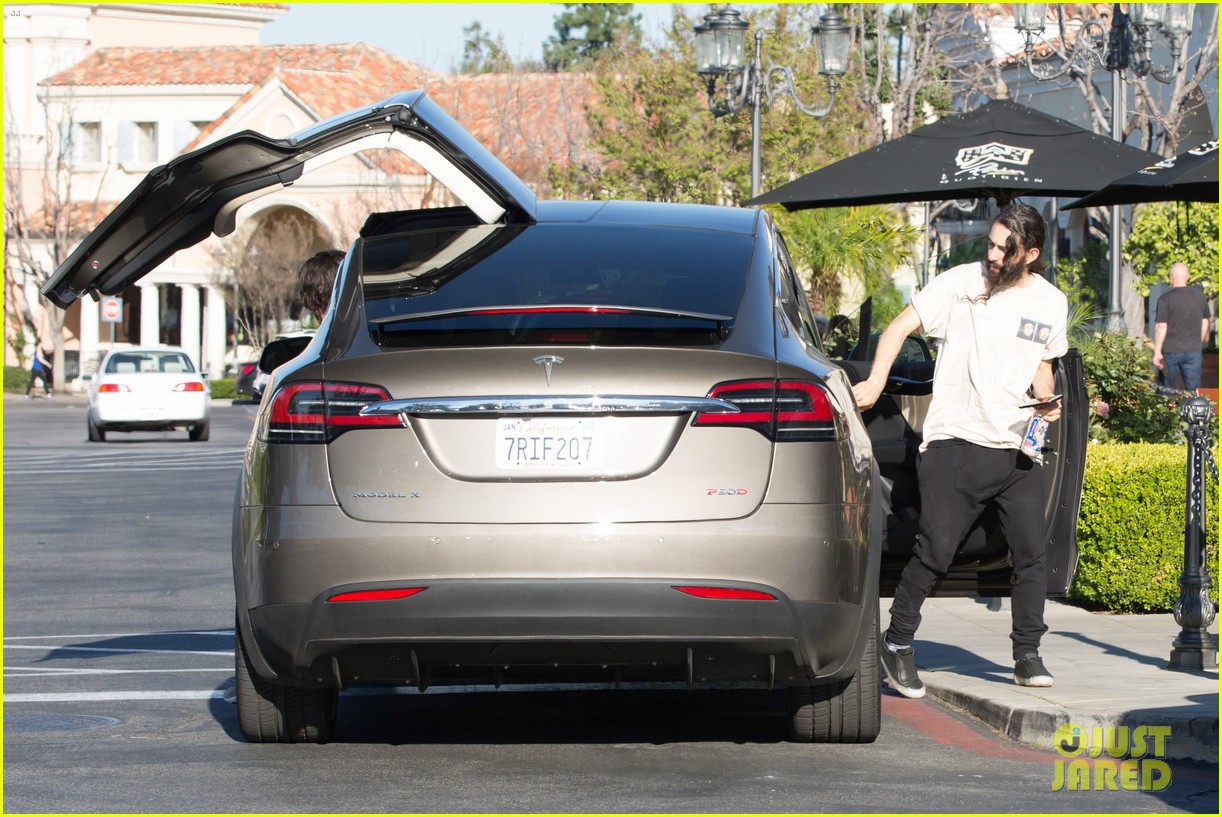 jaden smith goes out with pals in tesla 08