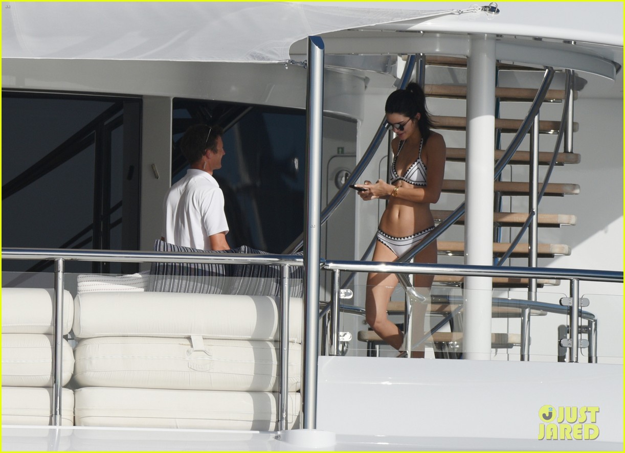 kendall jenner harry styles st barts vacation 30