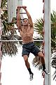 zac efron abs shirtless obstacle course baywatch 12