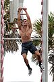 zac efron abs shirtless obstacle course baywatch 13