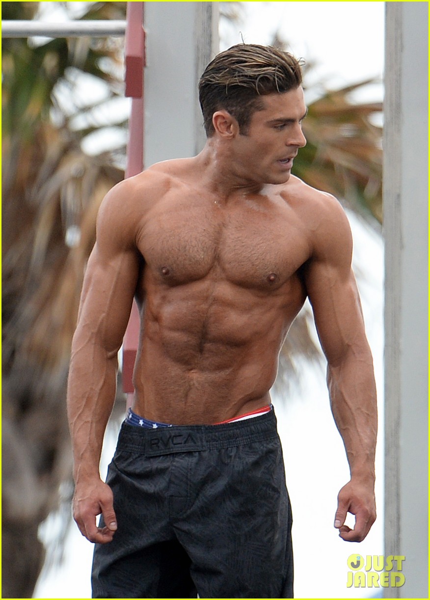 zac efron abs shirtless obstacle course baywatch 25