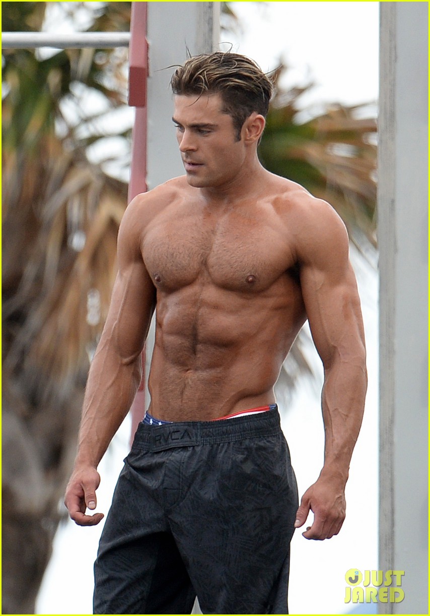 zac efron abs shirtless obstacle course baywatch 26