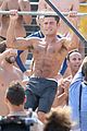 zac efron pull up contest baywatch 03