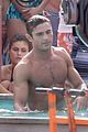 zac efron pull up contest baywatch 04