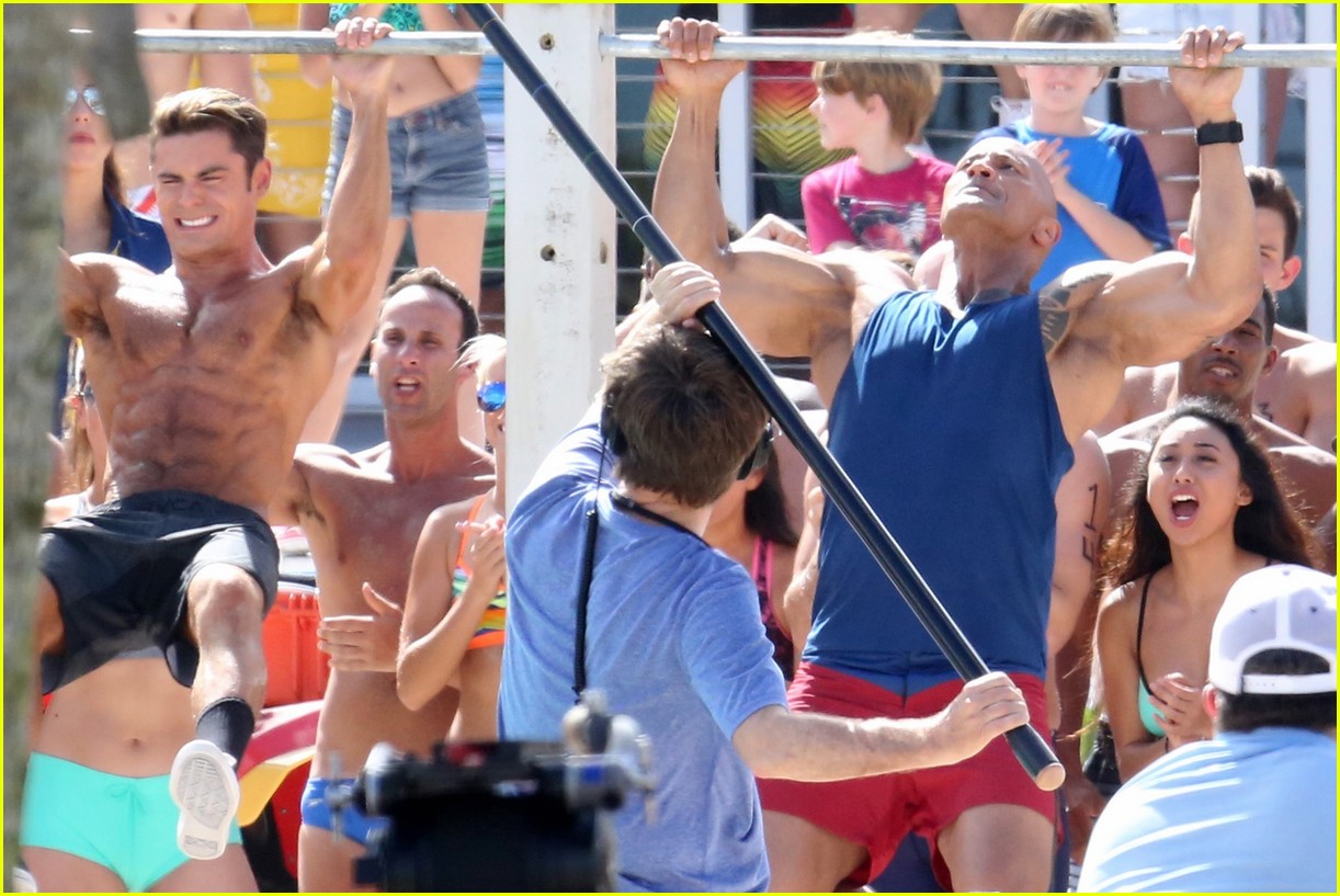 zac efron pull up contest baywatch 27