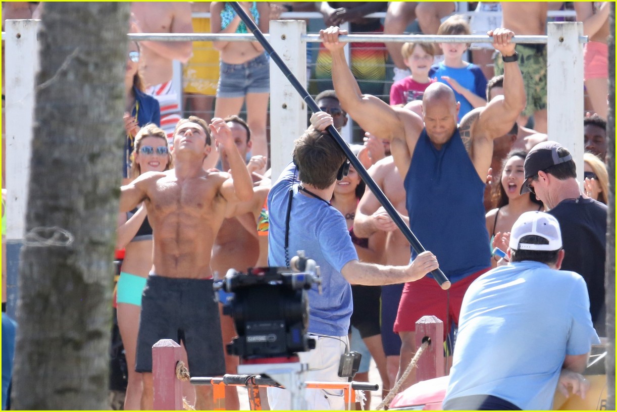zac efron pull up contest baywatch 33