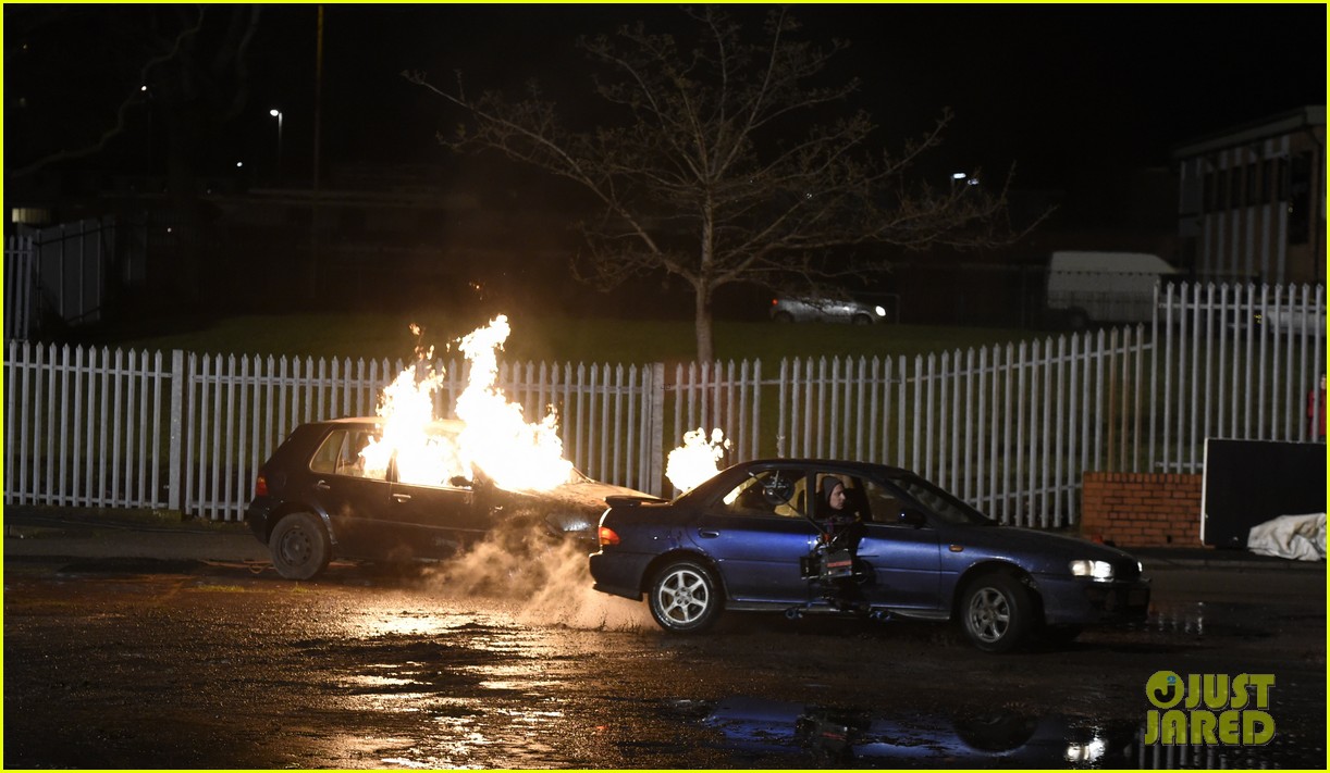 zayn malik sets car on fire in new music video 16