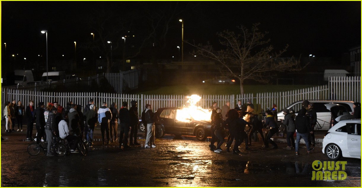 zayn malik sets car on fire in new music video 23