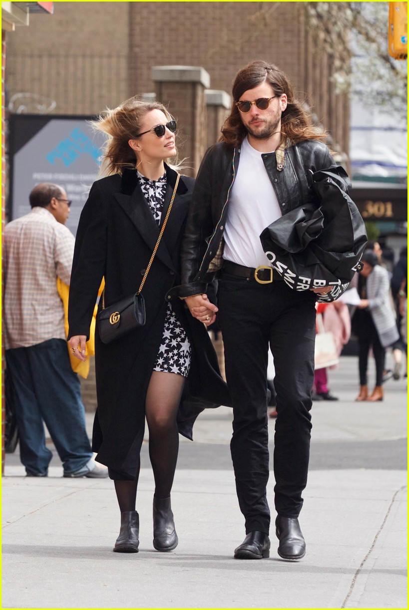 dianna agron holds hands with fiance out 01