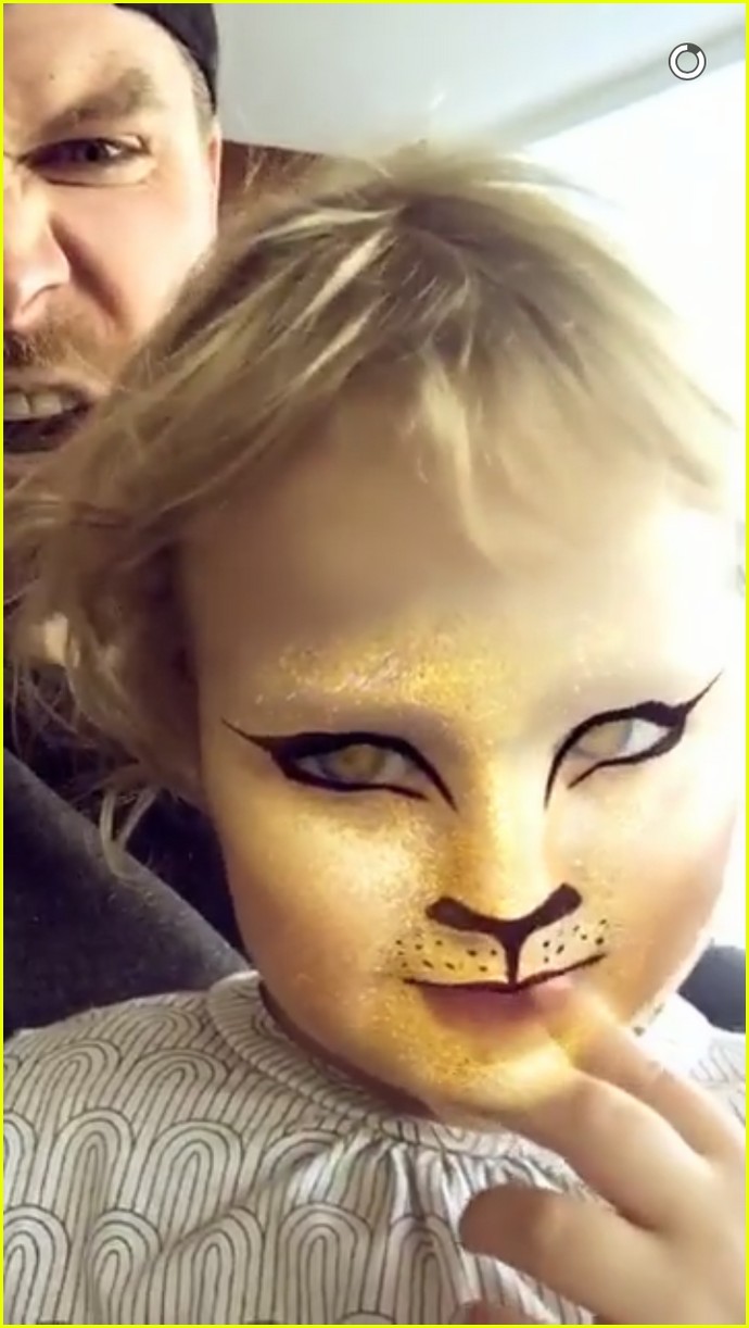 stephen amell tests out snapchat filters with daughter mavi 02