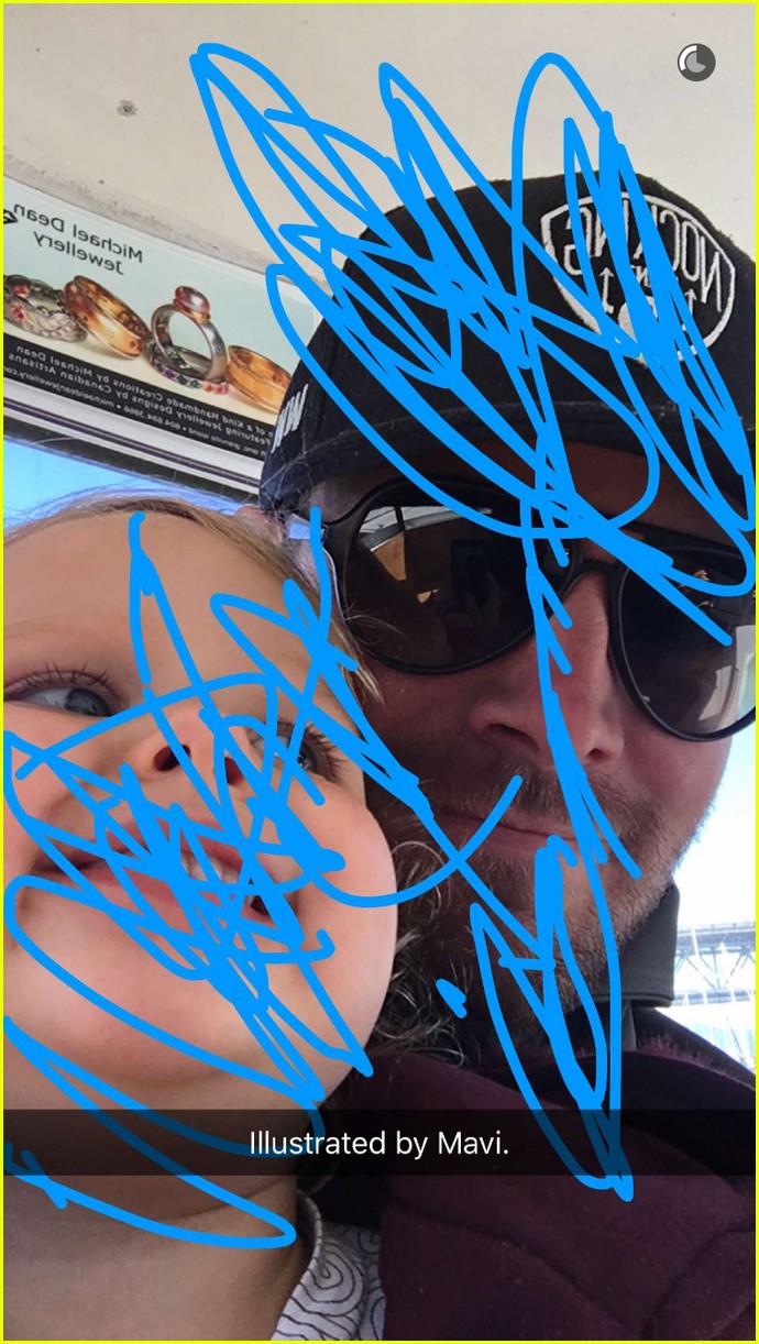 stephen amell tests out snapchat filters with daughter mavi 03