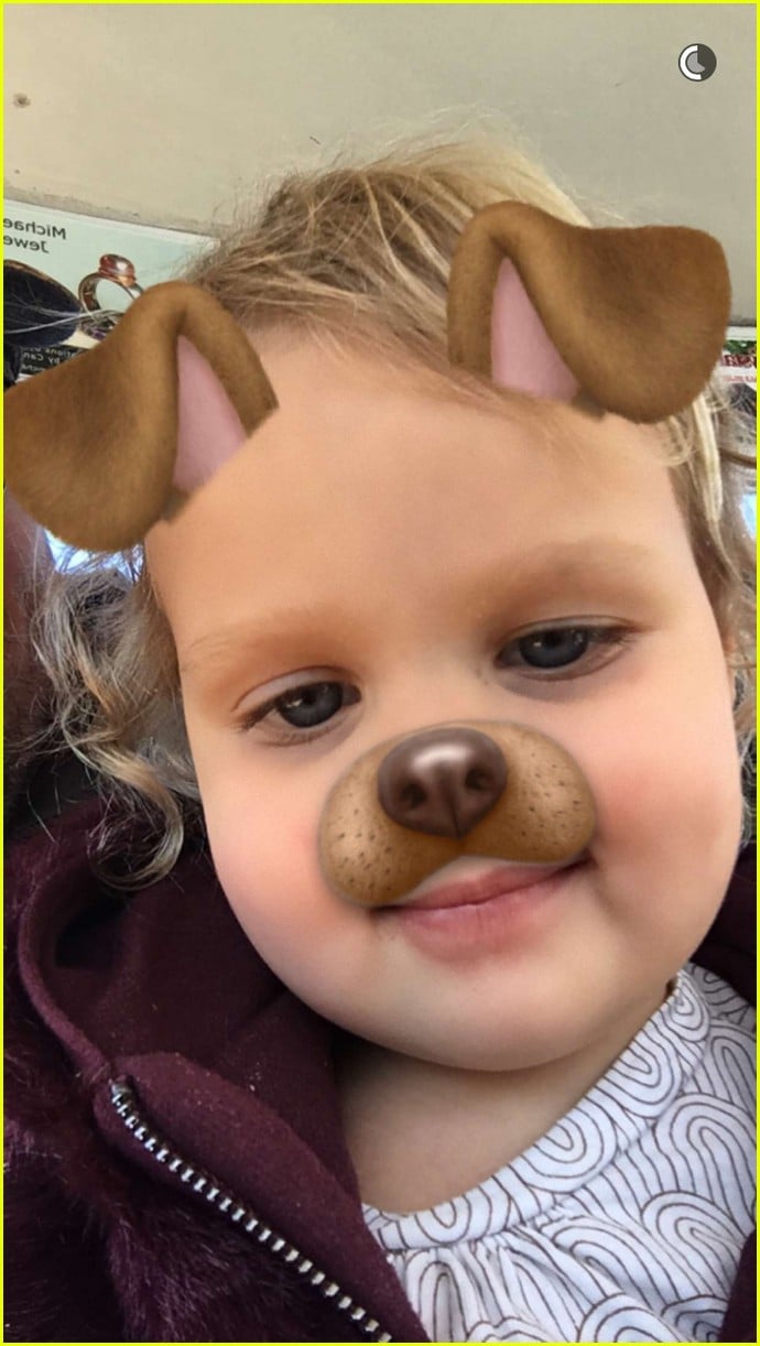 stephen amell tests out snapchat filters with daughter mavi 06