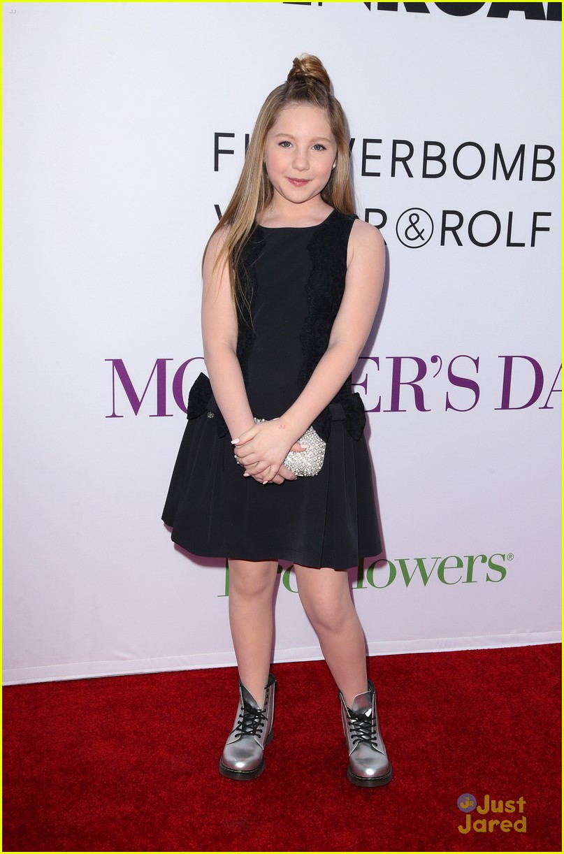 bailee madison ashley tisdale mothers day premiere 34