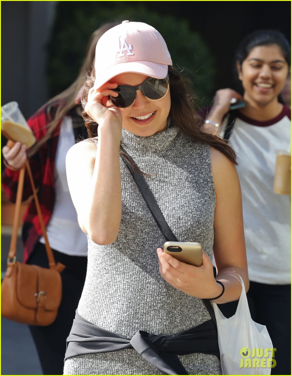 bailee madison leaving hotel vancouver 03
