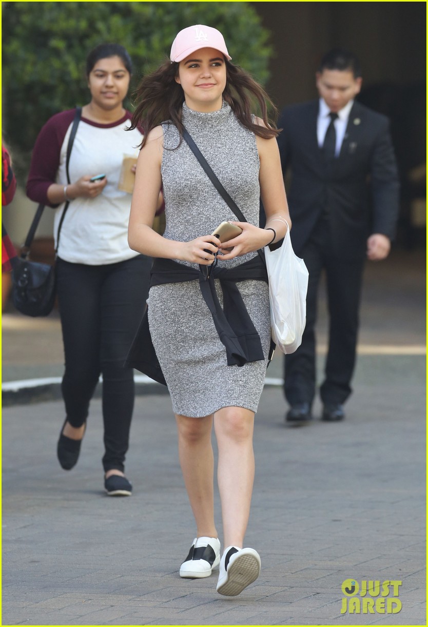 bailee madison leaving hotel vancouver 04