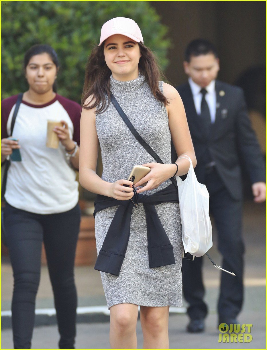 bailee madison leaving hotel vancouver 06