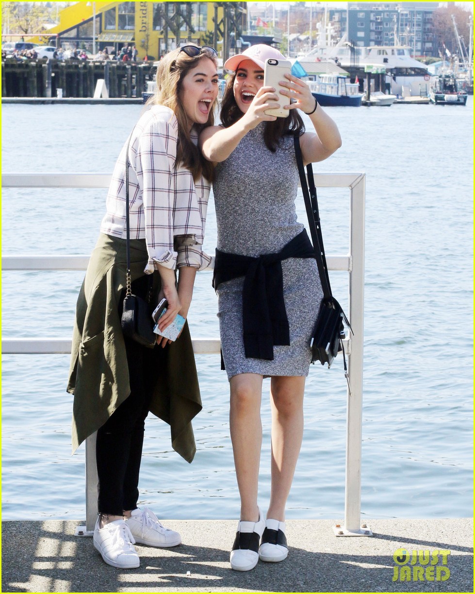 bailee madison mckaley miller sightseeing vancouver 05