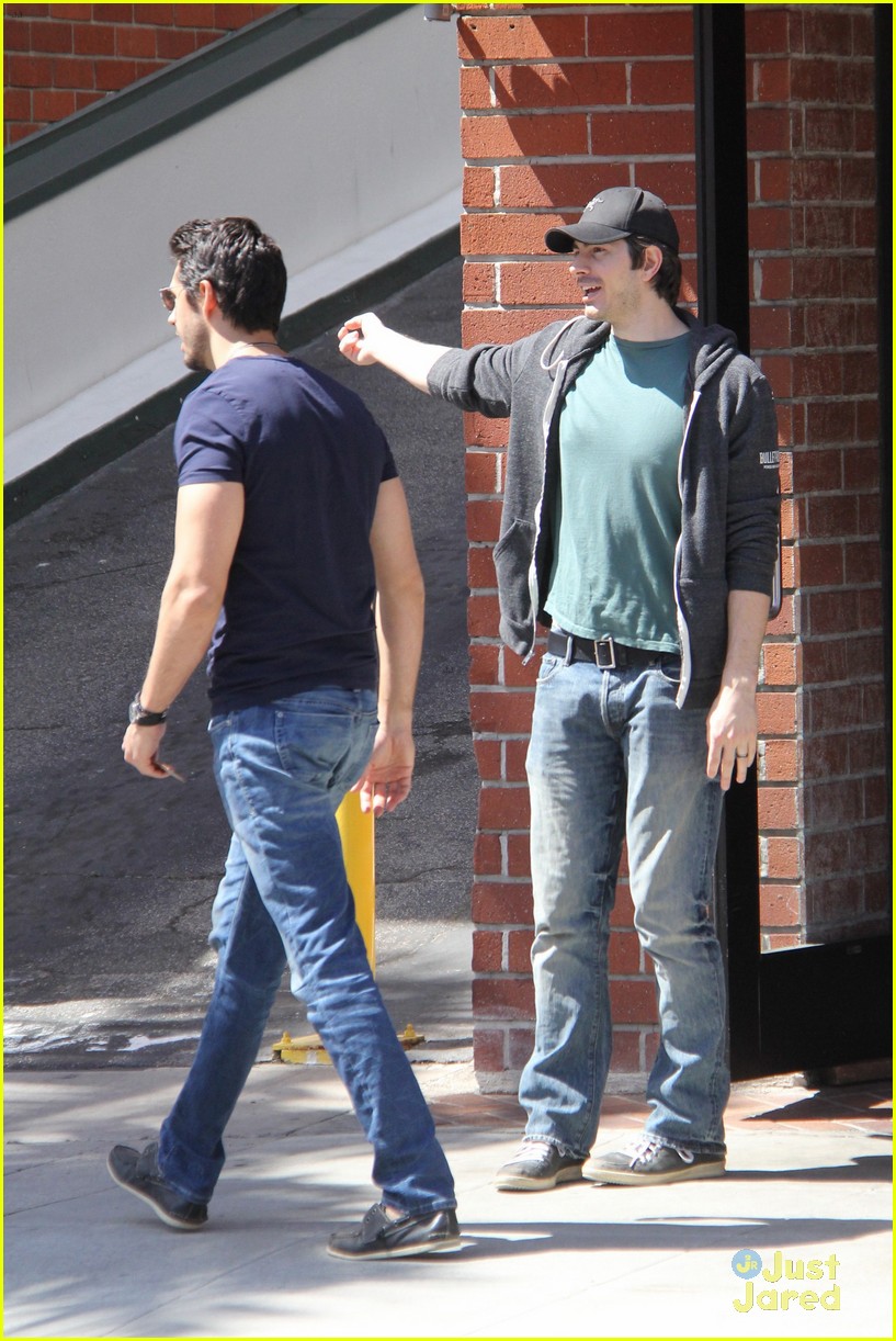 brandon routh out about los angeles 07
