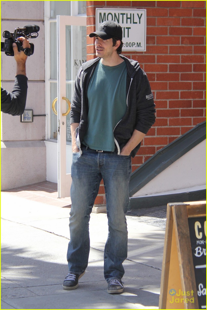 brandon routh out about los angeles 34