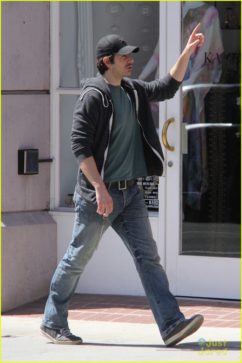 brandon routh out about los angeles 41