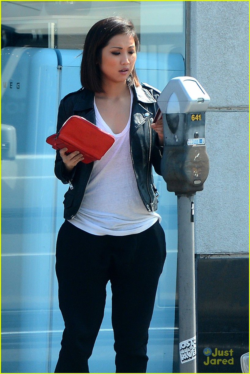 brenda song meter feed workout bunker hill wrap 08
