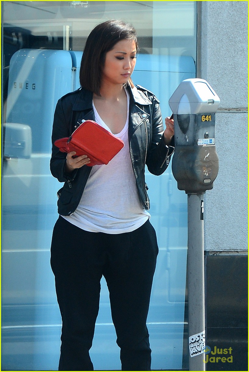 brenda song meter feed workout bunker hill wrap 11