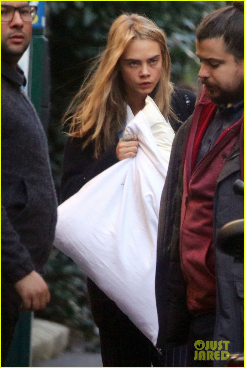 cara delevingne tulip fever heading to theaters this summer 02