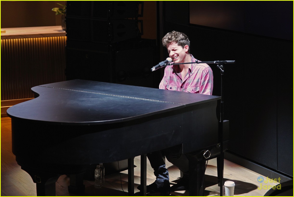 charlie puth samsung tv launch event 06
