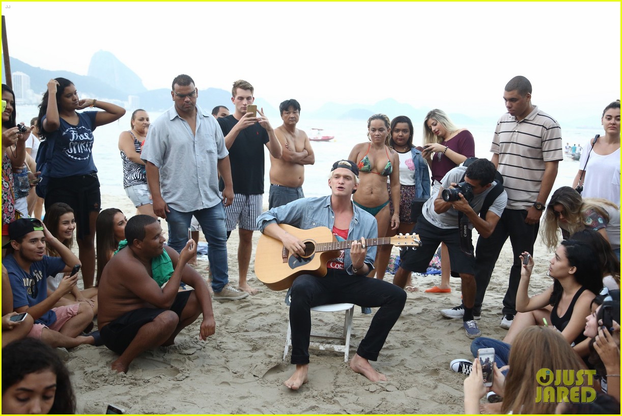 cody simpson performs beach rio brazil 22