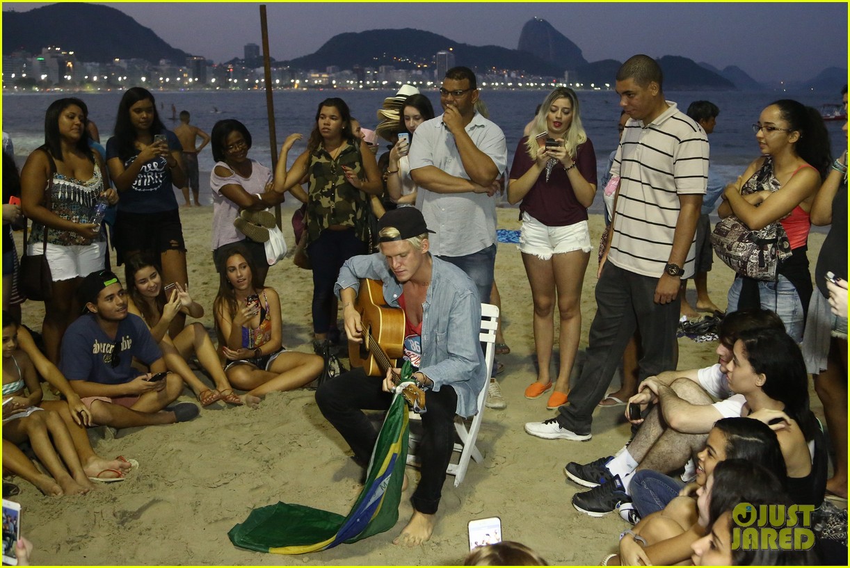 cody simpson performs beach rio brazil 26