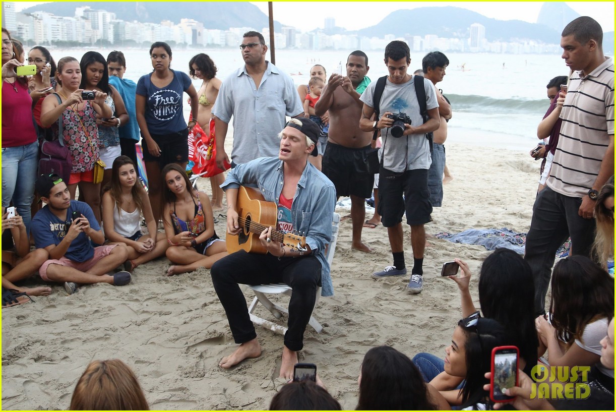 cody simpson performs beach rio brazil 28