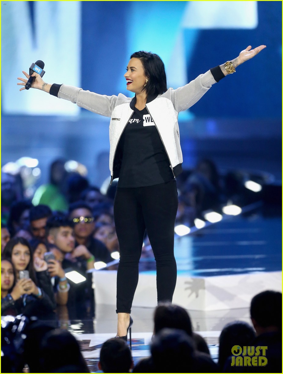 demi lovato performs at 2016 weday 05