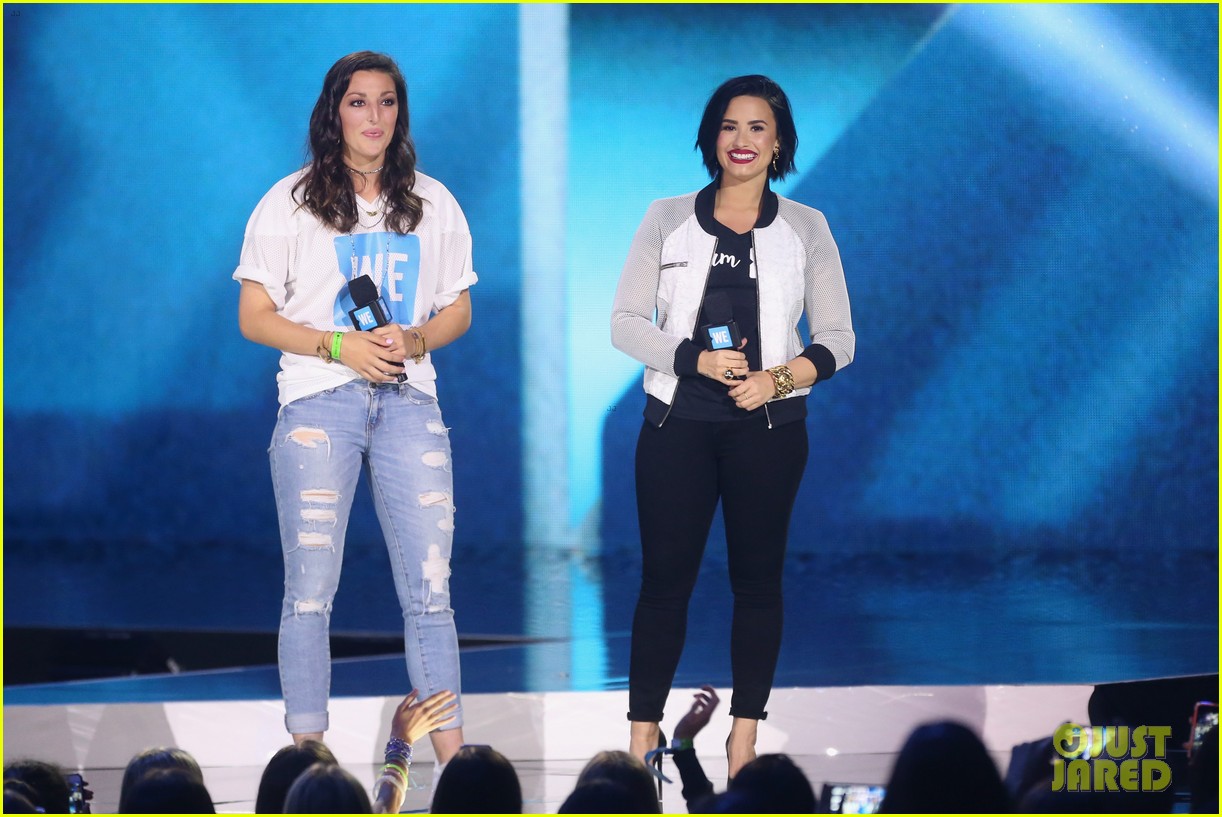 demi lovato performs at 2016 weday 11