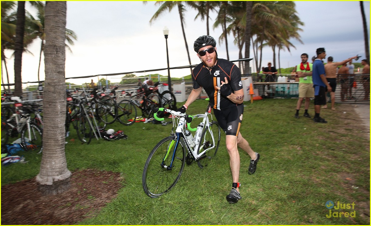 claire holt steven r mcqueen compete in triathlon together 09