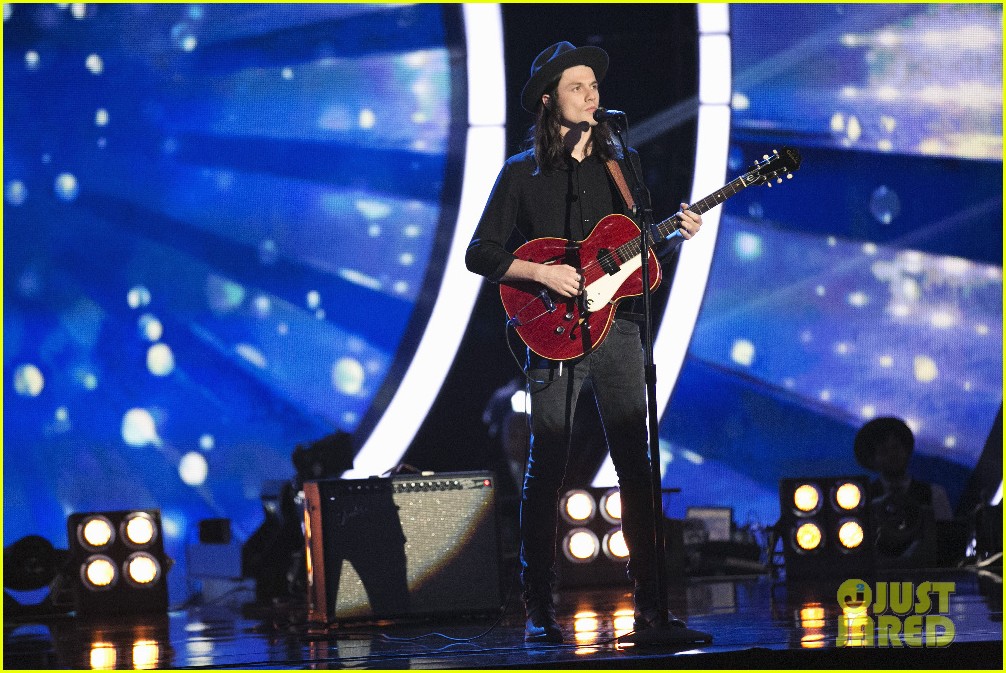 james bay performs dancing with the stars 03