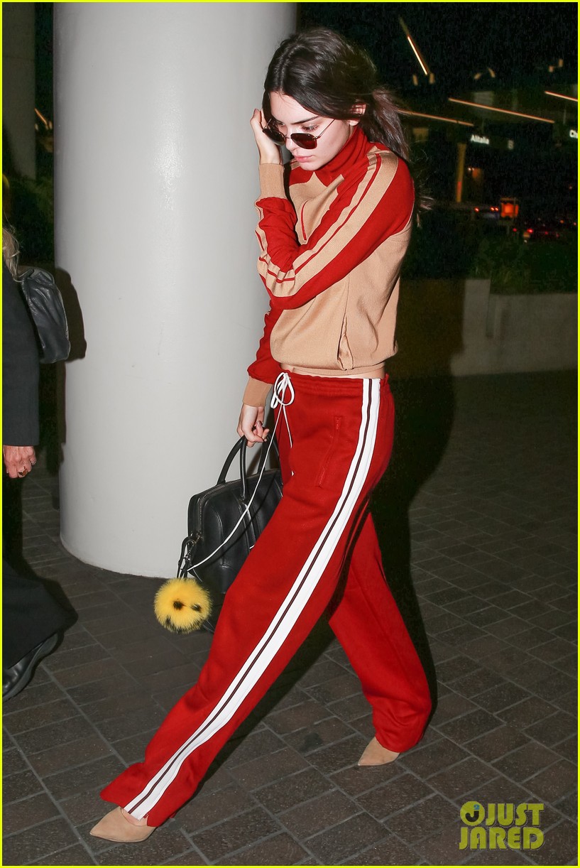 kendall jenner lax airport after coachella 05