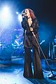 jess glynne bench collab continues apollo concert pics 06