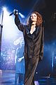 jess glynne bench collab continues apollo concert pics 12