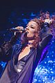 jess glynne bench collab continues apollo concert pics 17