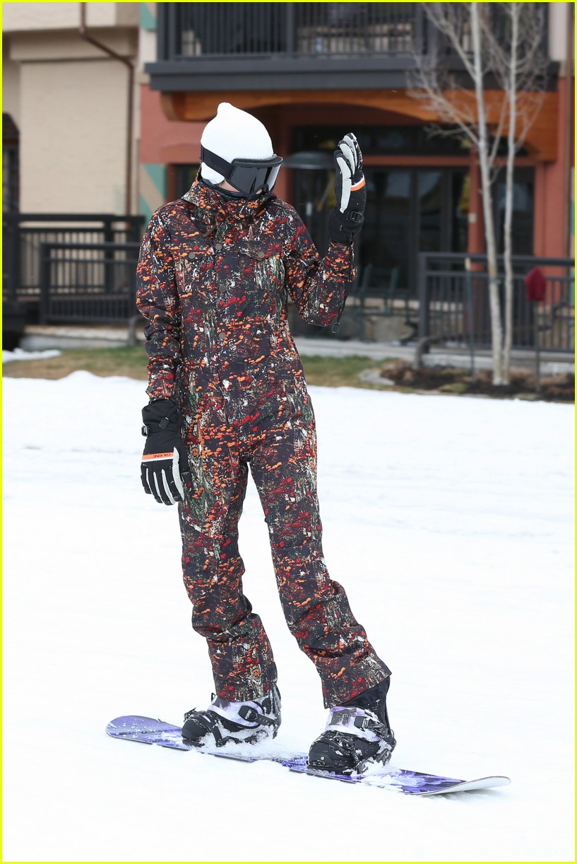 kendall kylie jenner skiing with sisters 10